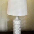 DL05. White pottery table lamp. 